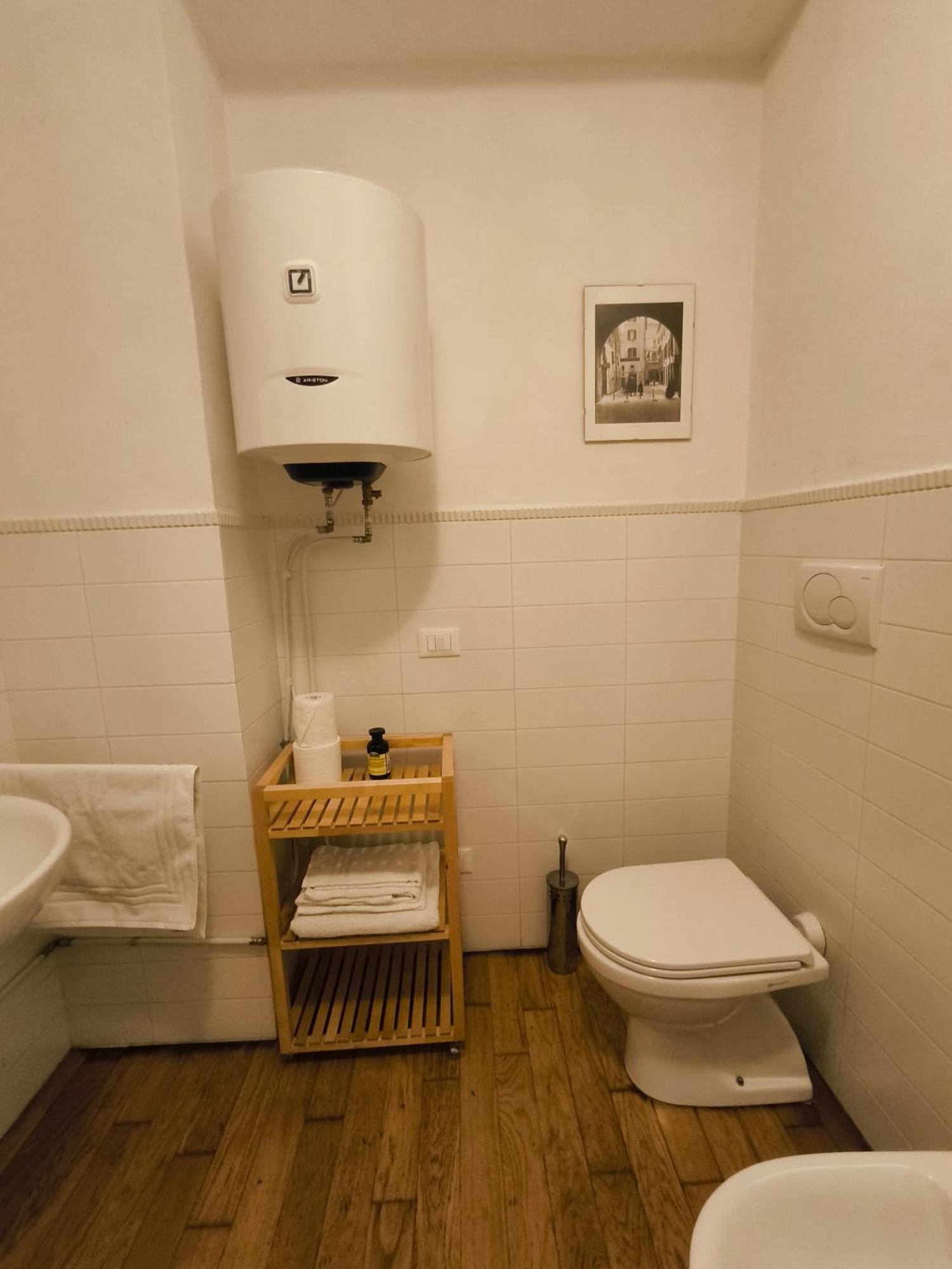 Tupertu Sant'Orsola - Centro Appartement Bologna Buitenkant foto